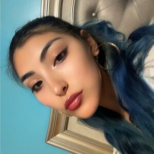 Meet your Posher, Julissa